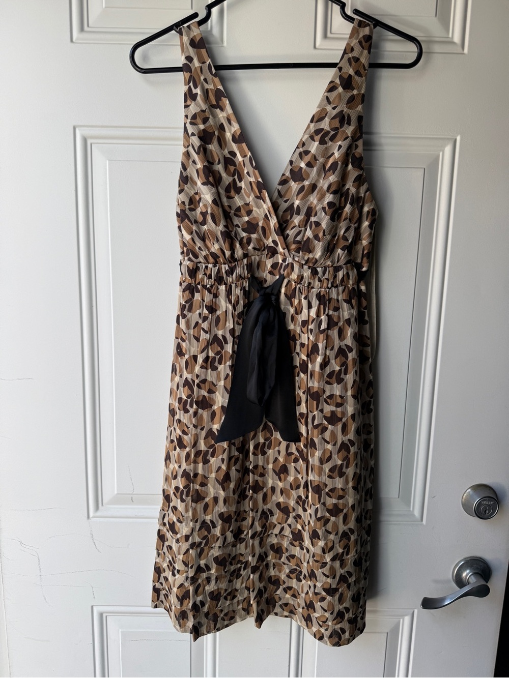 BCBGMaxAzria Brown and Black Leaf-Print V-Neck Dress